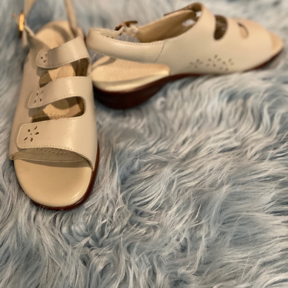 Sandals - Picture 3 of 3